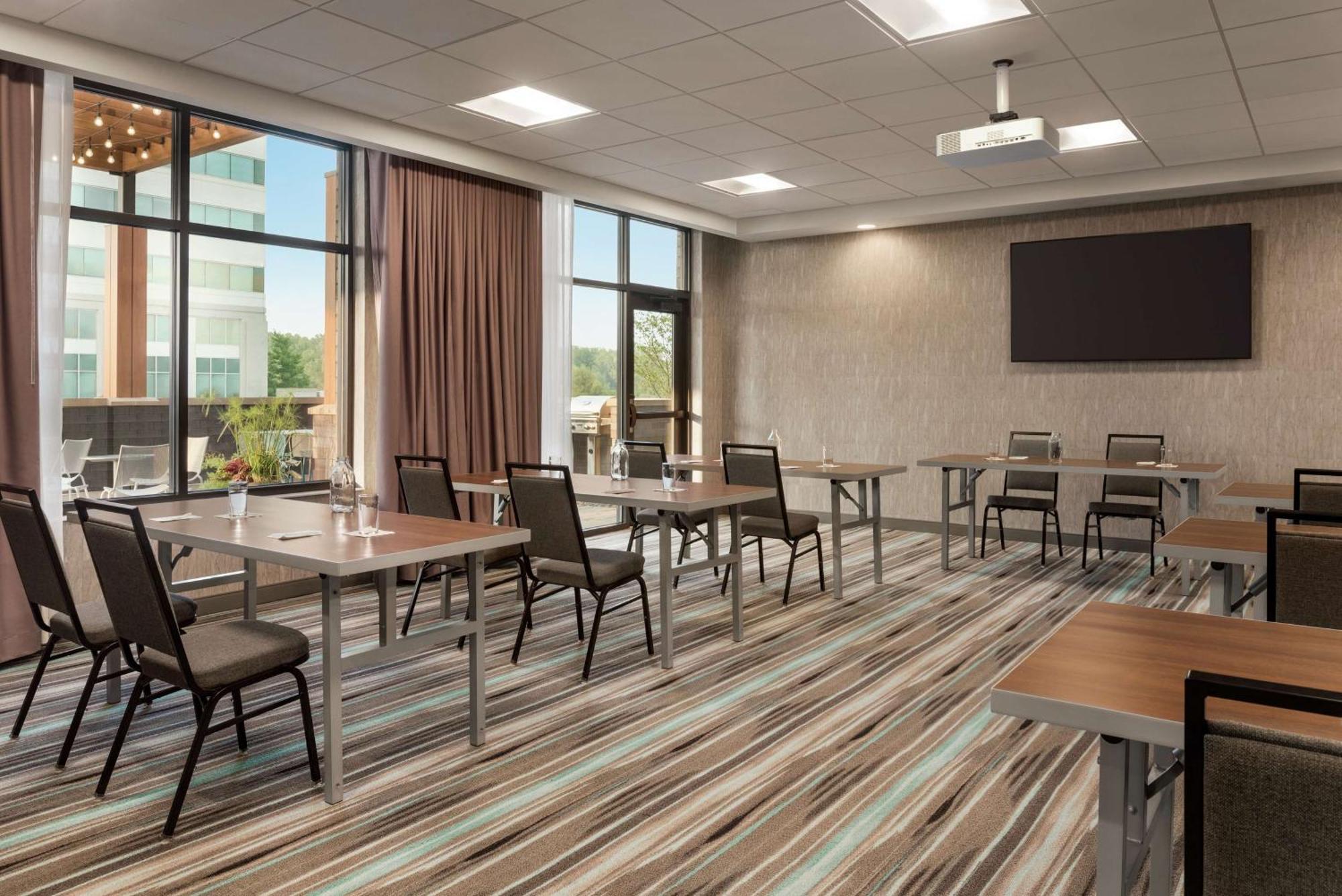 Home2 By Hilton Alliant Energy Center