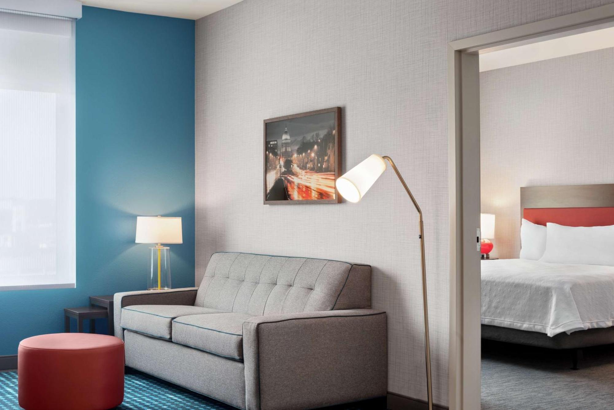 Home2 By Hilton Alliant Energy Center Hotel